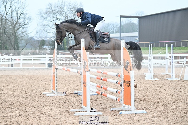 240113A-130224-02101 - Cls 12 Newcomers and 1.10m Open