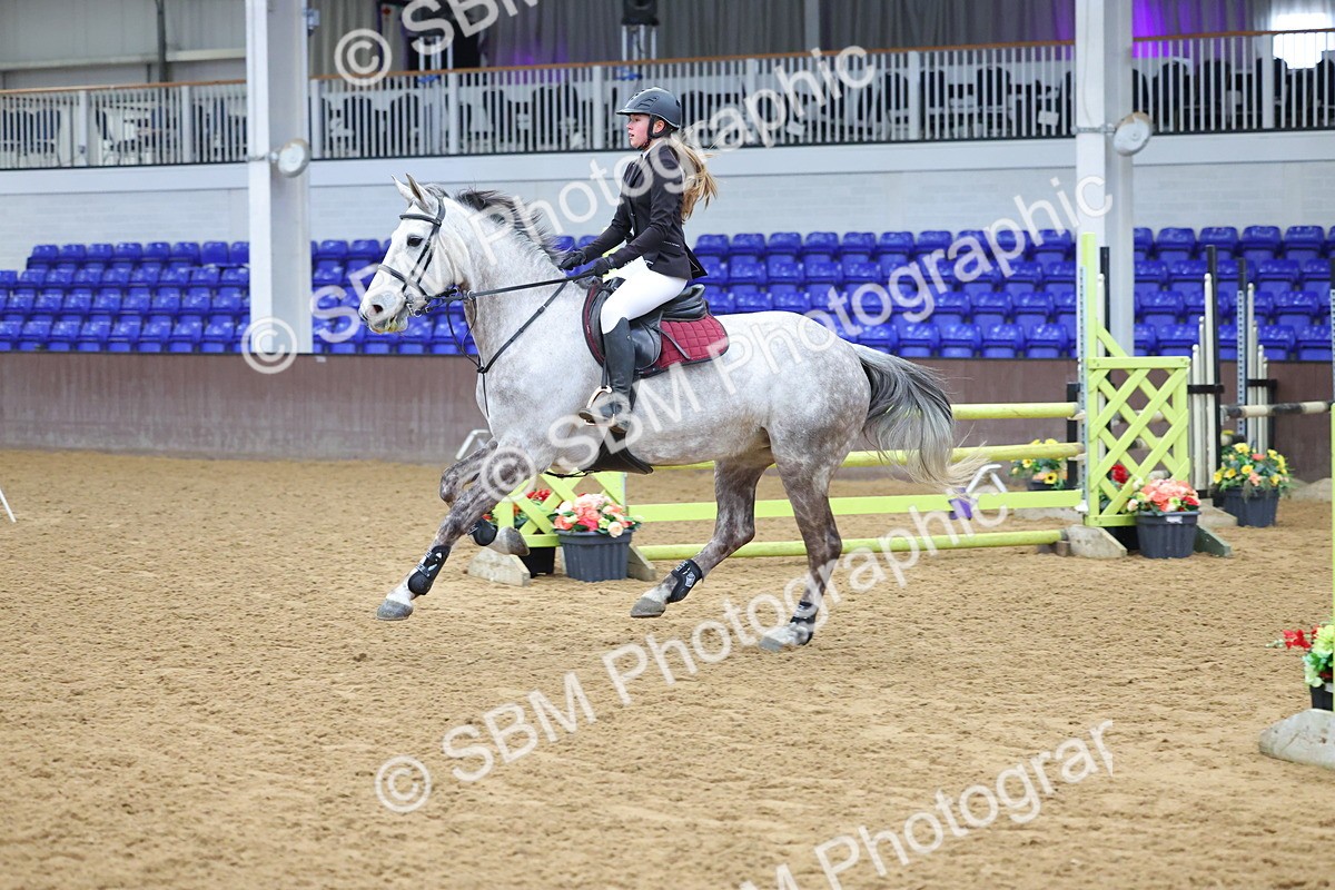 SBM_009733 - Class 20 - Senior British Novice/ 90cm Open - First Round (0.90m)