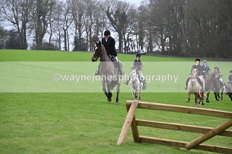 WJ6_9144 - Line Three