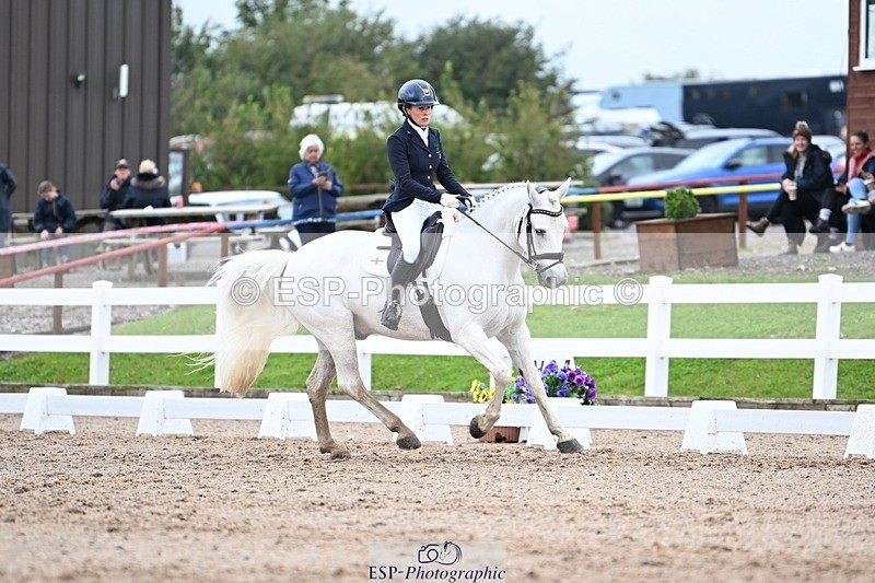 250907-124202-08412 - 067-Laura.PercyConobola.Cascade