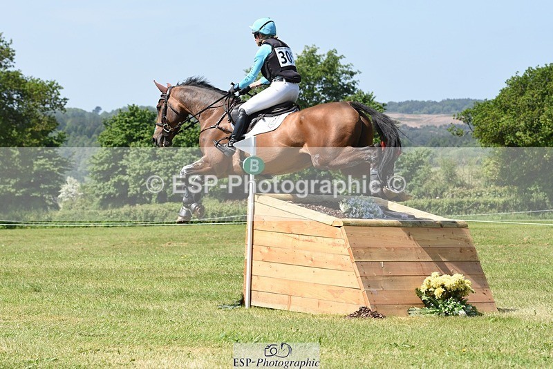 230527-111840-08829 - 305-BARRINGTON_57-Izzy_Taylor-XC