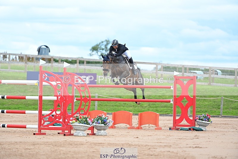 230721A-151832-07157 - Cls 10, 2 Star Big 1.45m Start to break