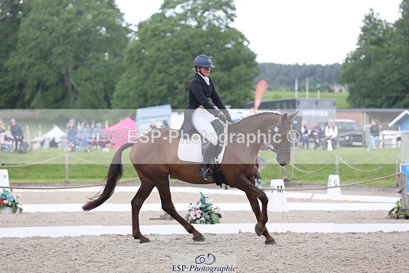 240524-140932-09677 - 279-MHF_LADY-Poppy_von_Maltzahn