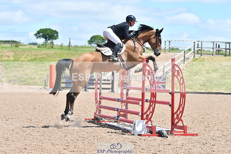 240609A-123306-05217 - Cls 18 Snr Newcomers and 1.10m Open