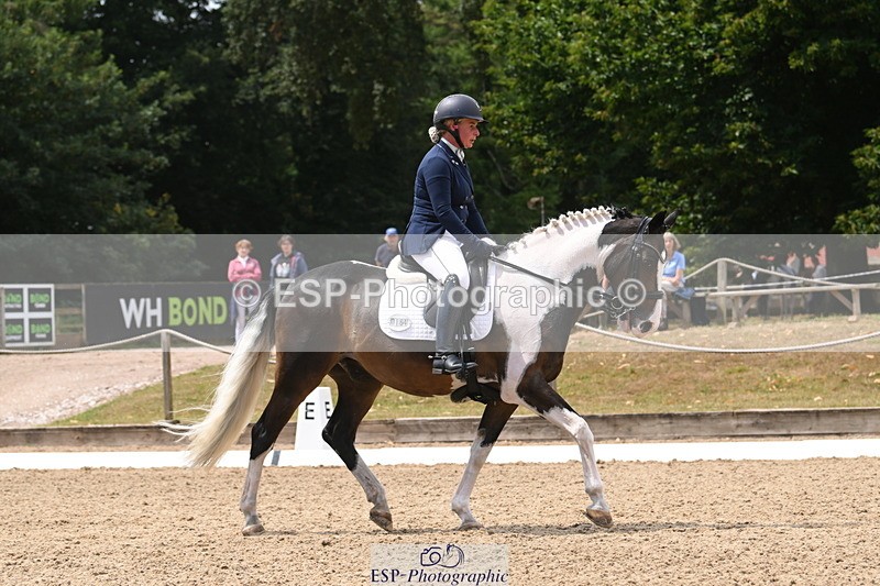 250720A-124116-10448 - 164-Dominique.Kinnaird-Perry-Pallas.Vanquish