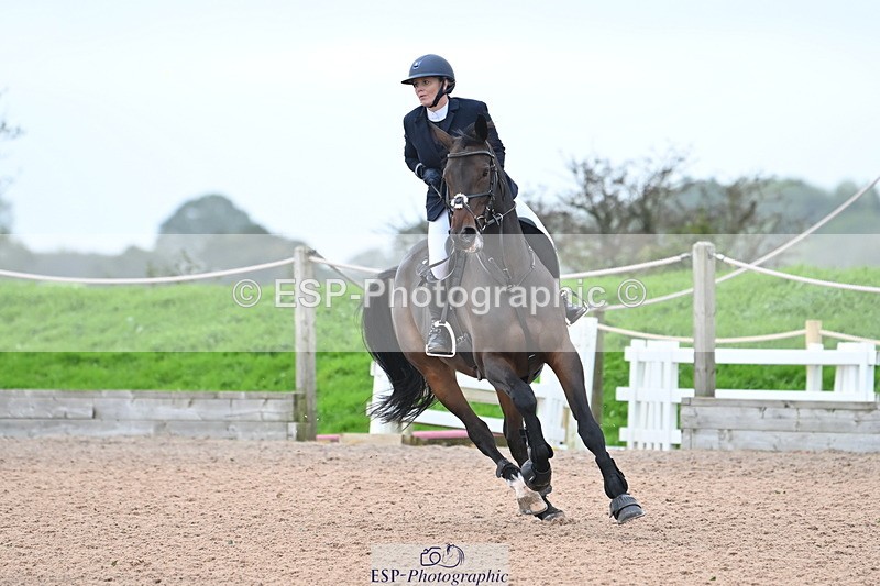 231013A-142428-02680 - Cls 9 Foxhunter & 1.20m Open