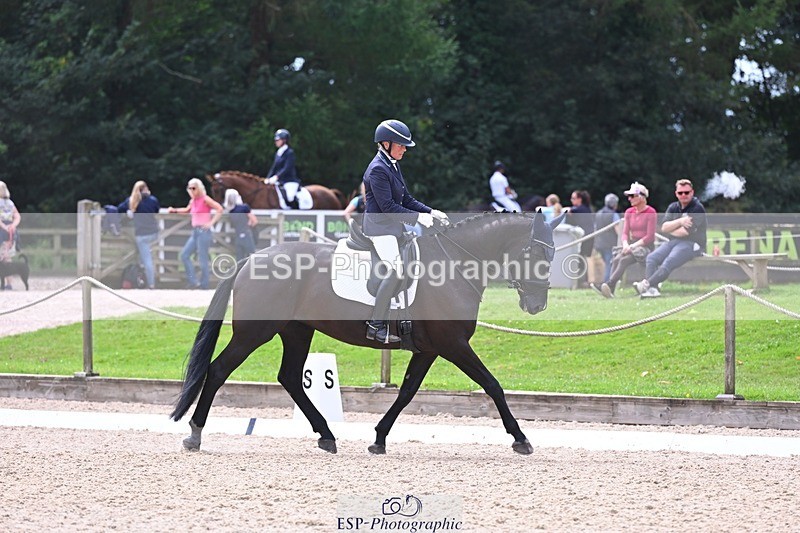 240809-134121-01615 - 230-Louise.Hutchinson-Shovern.Noire