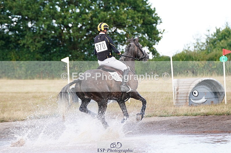 250802A-175856-09075 - H-370-Tom.Rowland-STRACOMER.CANDY.TOWN