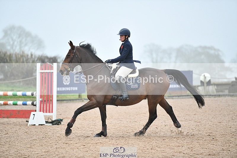 241102A-113125-04316 - SAT Cls 9 British Novice and 90cm Open