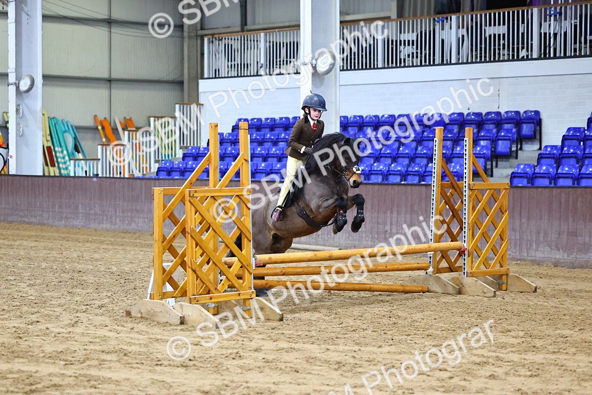 SBM_003040 - Class 35 - 60cm Training Stakes