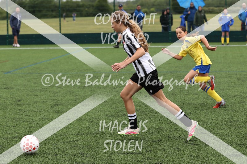 1DX32411 - Sat 6th U12 Girls