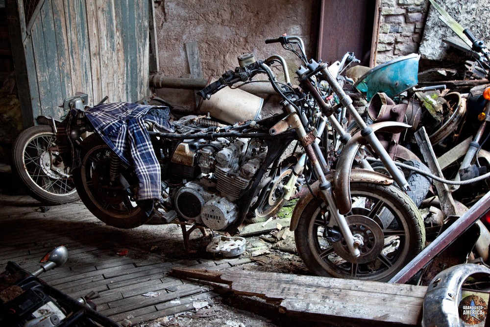 Kohl's Motorcycle Graveyard (Lockport, NY) | Yamaha Wearing a Flannel - Kohl's Cycle Sales