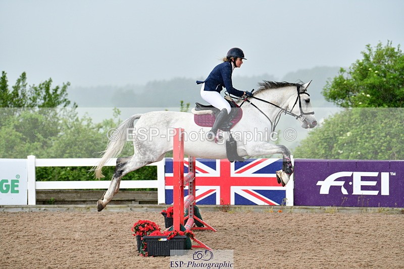 240526A-130127-08155 - Cls 33 95cm National Am Qualifier