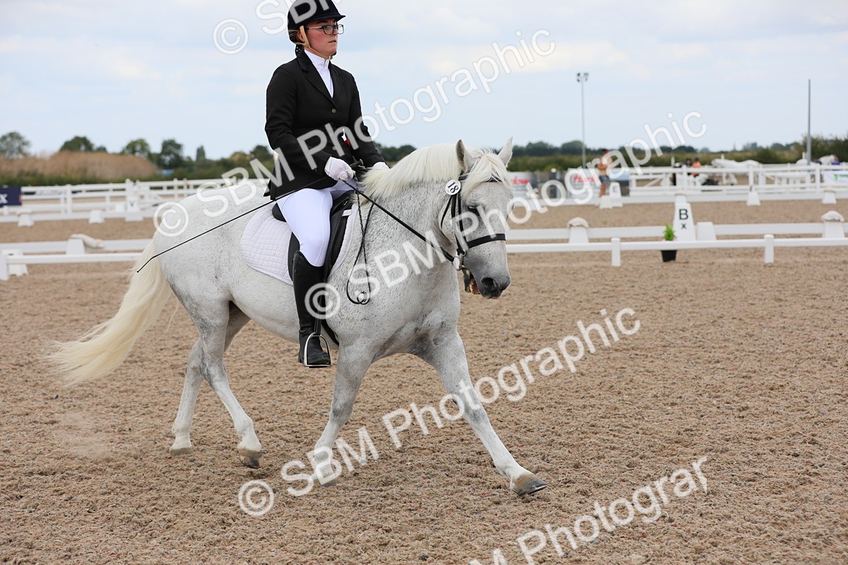 SBM_05680 - Class 32 Novice 1