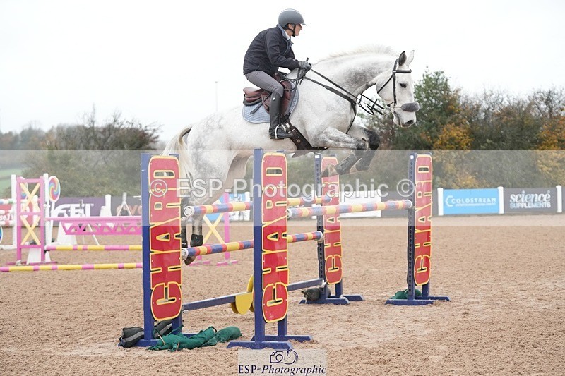 251107-132031-01131 - Cls 6 Foxhunter and 1.20m Open