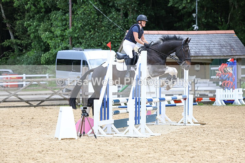 3E7A3059 - Class 4: Senior British Novice/90cm open