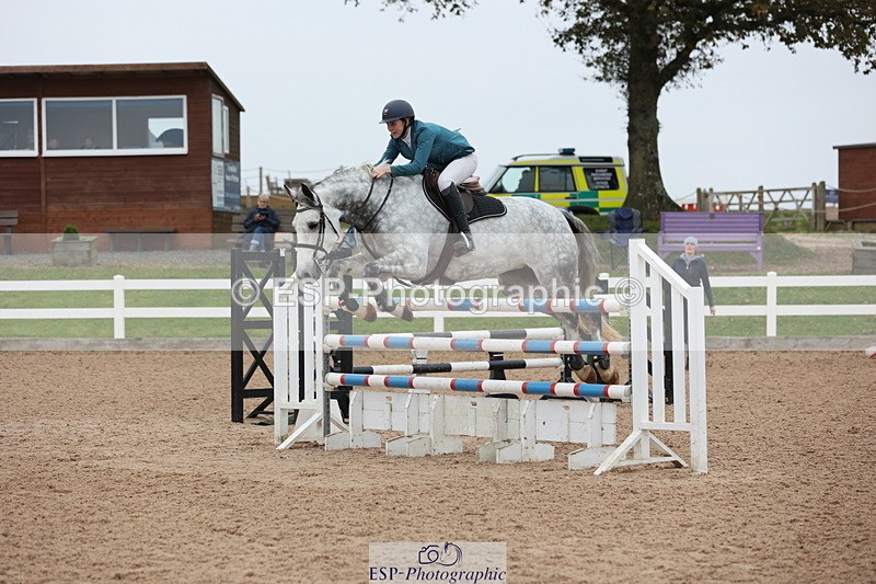 241101A-130040-01913 - FRI Cls 6 Foxhunter and 1.20m Open