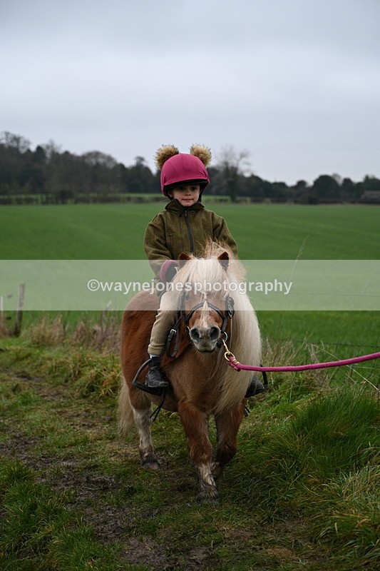 WJ7_9555 - Walk out..