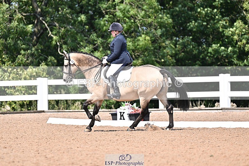 250816-121438-03953 - 082-Sarah.DavisWinston.Classic.Gold