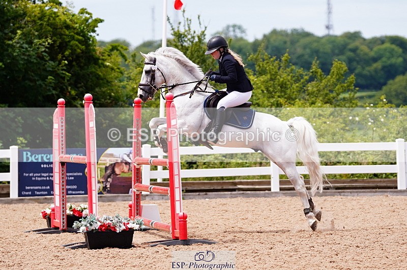 240629A-125810-05521 - Cls 18 Newcomers and 1m Open