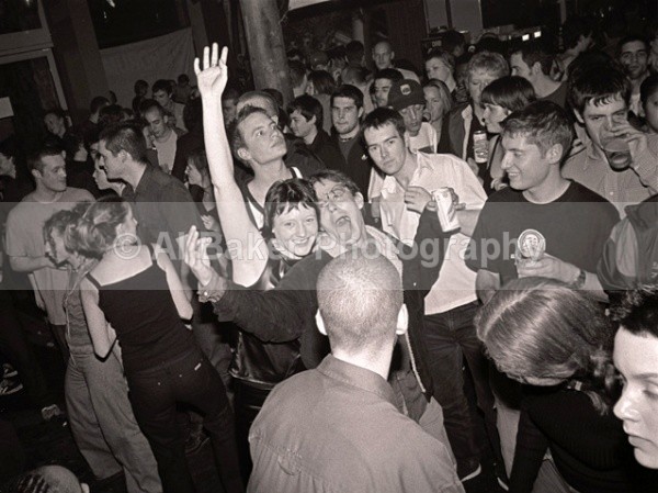 32 - Eardrum @ dry bar / dry201 manchester 27.11.99