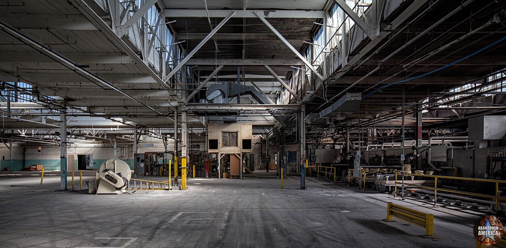 Syracuse China (Syracuse, NY) | Cavernous Workspace - Syracuse China