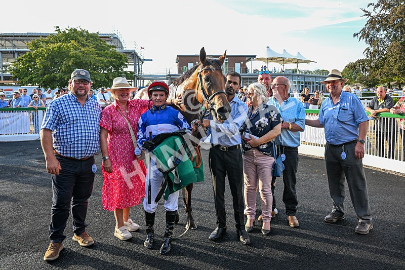 140826-Race 3-Equity Law-9269 - Race 3 18.43pm Heineken 0% Handicap