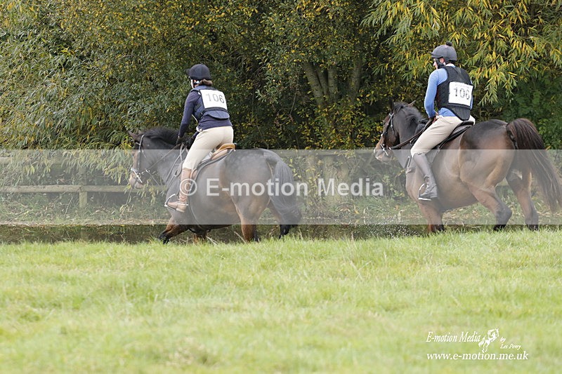  WWHT 171021 2001 - Novice Pairs (0.80m)  17/10/21