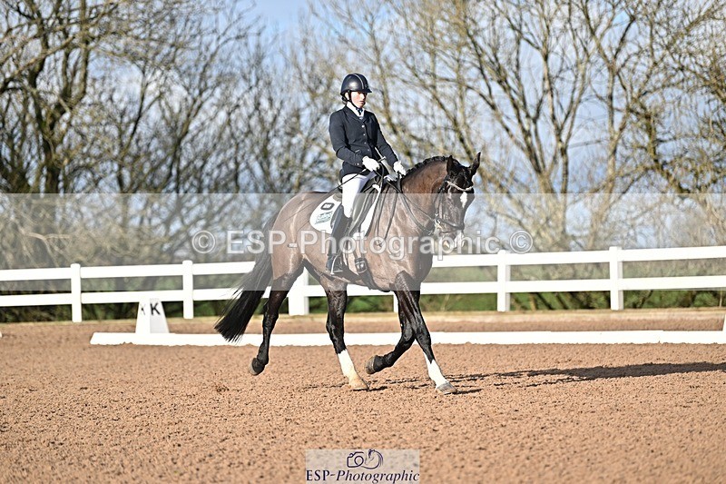 241214-111314-01330 - 144-Natasha.Rumble-Week.Orchard.Leo