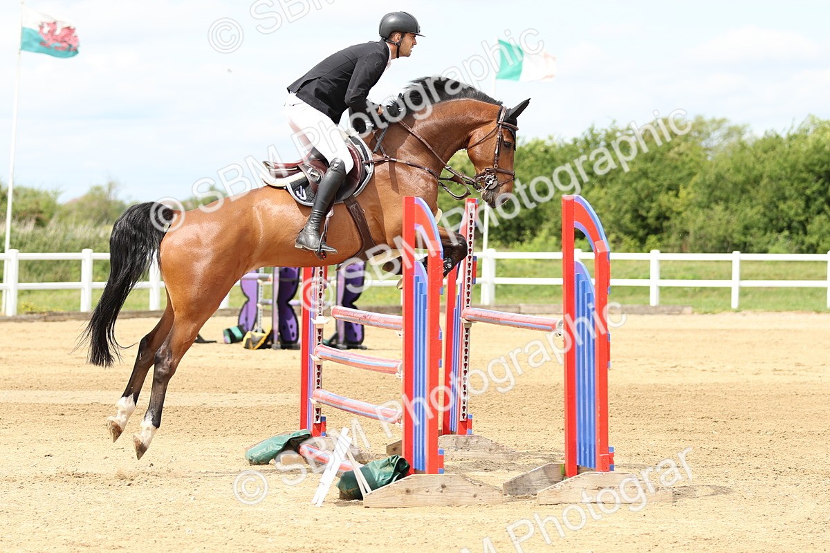 SBM_001076 - Class 4 - Senior Newcomers - 1.10m