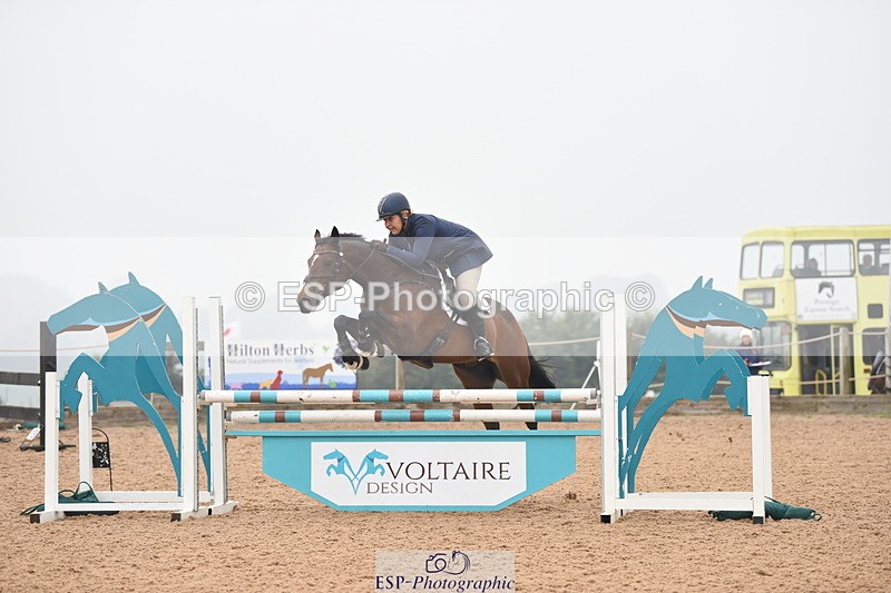 230916A-160310-05476 - Cls 18 Snr 95cm Derby