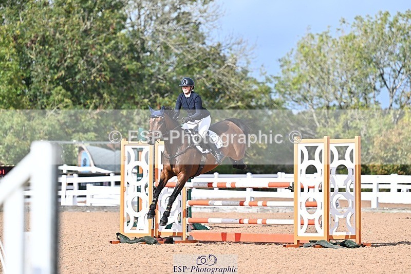 261014-131636-00609 - Cls  05 Snr Newcomers & 1.10m Open