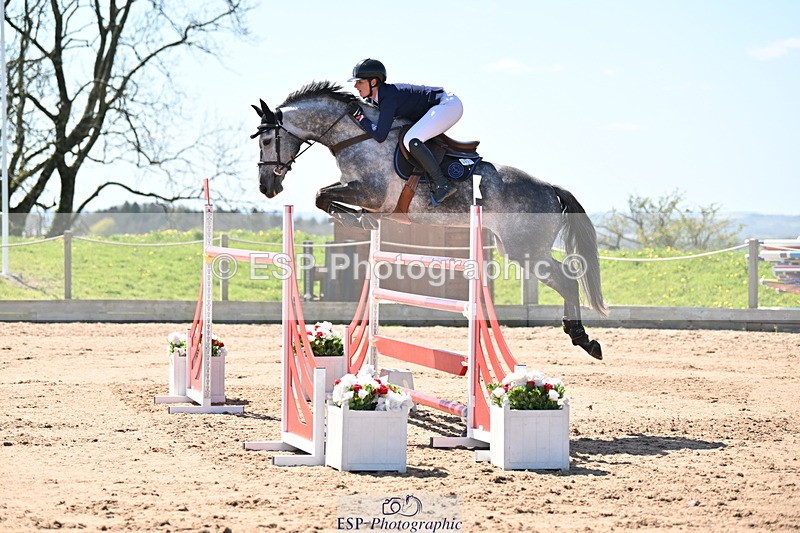 240420A-135105-11513 - Cls 7, 2 Star Medium Tour 1.35m