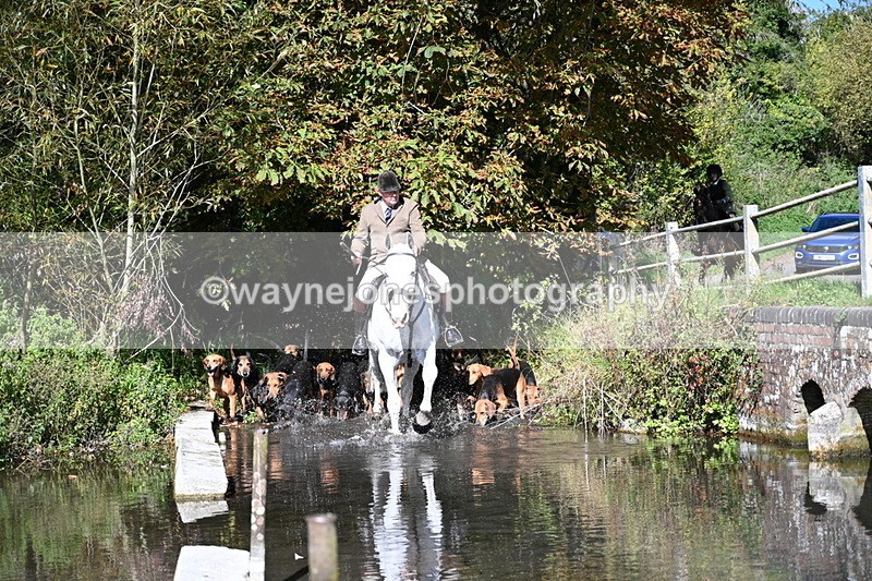 WJ7_5921 - Hounds Water Crossing