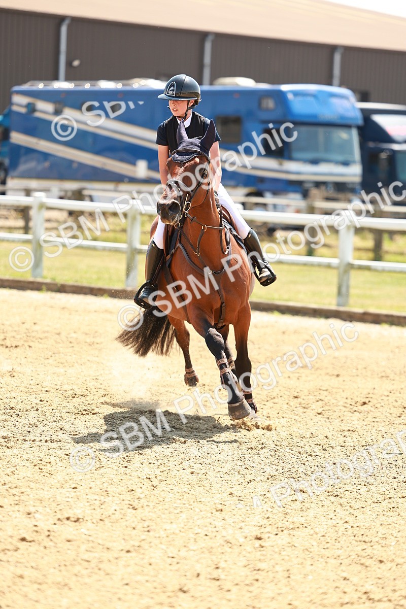 SBM_001695 - Class 4 - Senior Newcomers - 1.10m