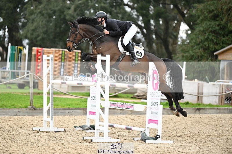 250323A-152817-05024 - Cls 25 Snr Fox & 1.20m Open