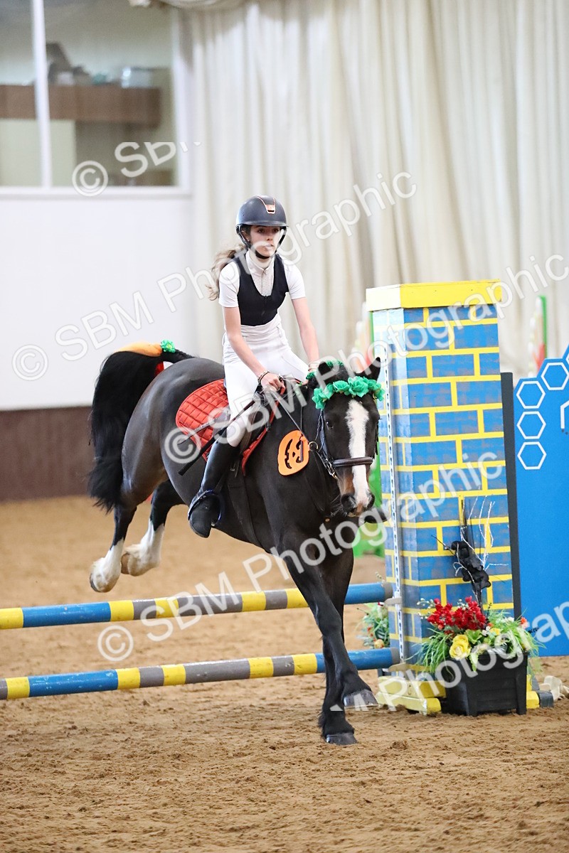 SBM_001908 - Class 3 - Horse & Hound
