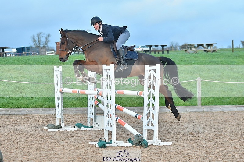 231119A-154220-06403 - Sun Cls 11-13 Children on Horses 90cm, 1m & 1.10m