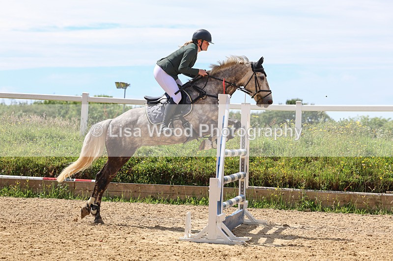 3E7A7400 - Class 8: Senior Newcomers/1.10m open