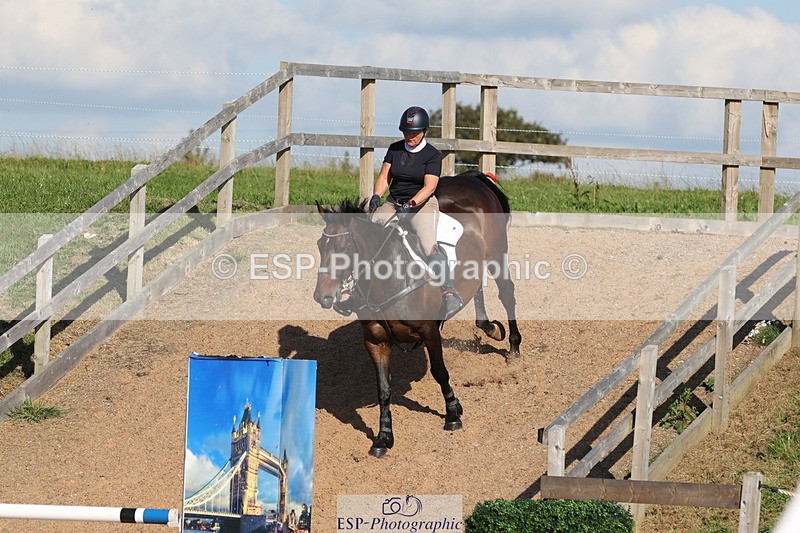 230915A-160911-03053 - Cls 6 Snr 1.05m Derby