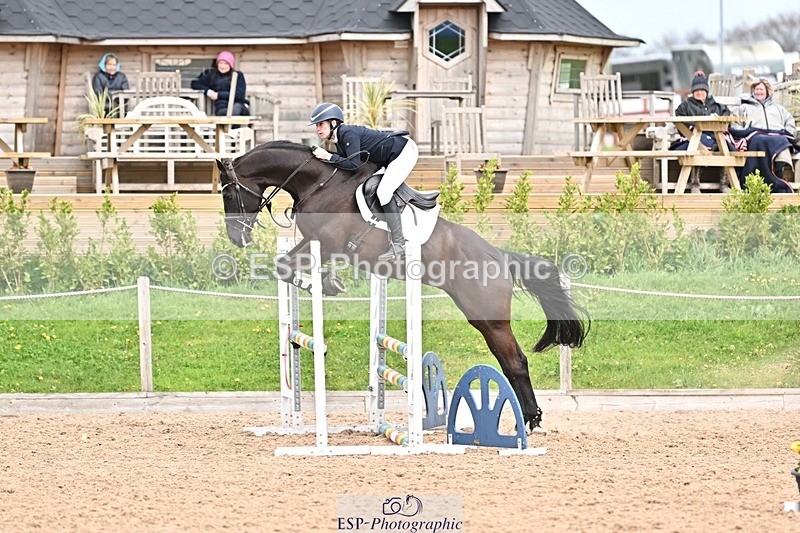 250414-113104-00566 - 90cm Round 1