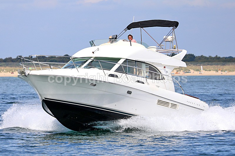 180804 WOZCALL - JEANNEAU 1Y3A3987 - Flybridge Cruisers