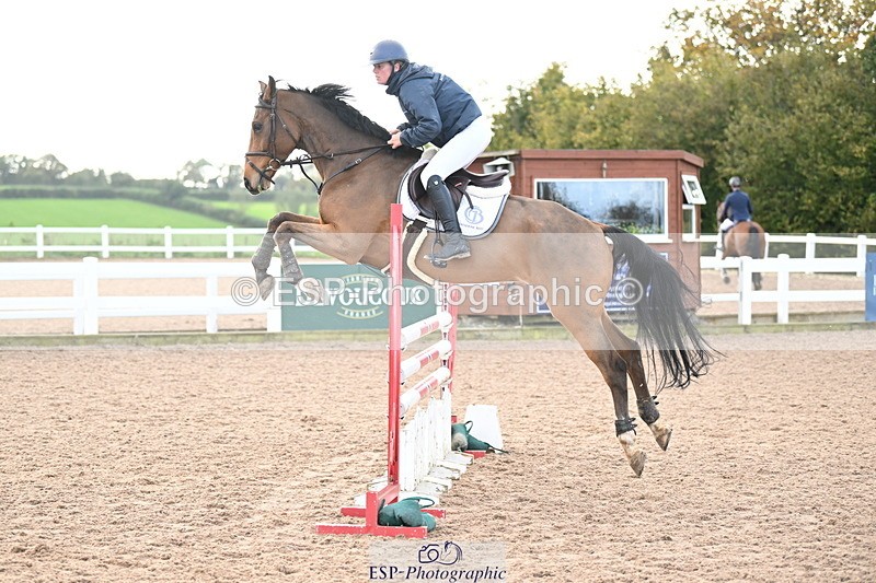 241023A-135921-00940 - Cls 4 Newcomers and 1.10m Open