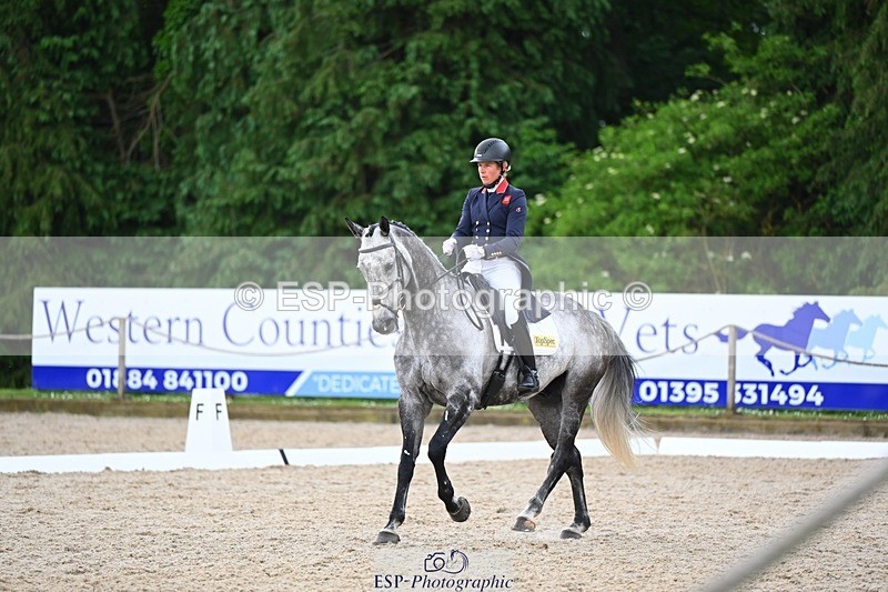 240524-141042-10140 - 529-SBH_BIG_WALL-Izzy_Taylor