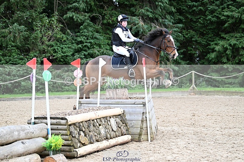 241117-141152-04469 - Cls 3 90-95cm 14.00 to 15.00