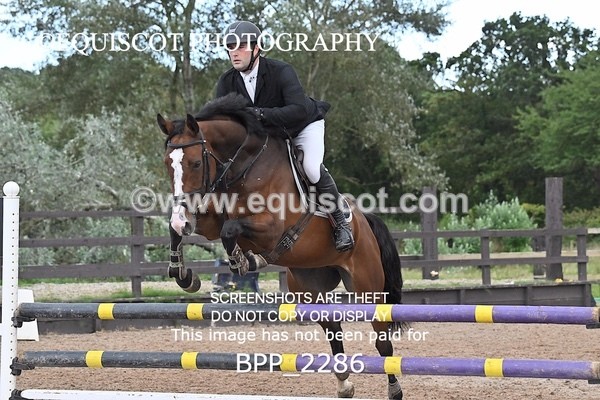 BPP_2286 - CLASS 4  FRI Senior Newcomers/ 1.10m Open