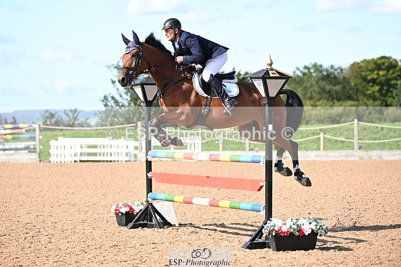 240913A-111201-03831 - Cls 14 Snr Newcomers