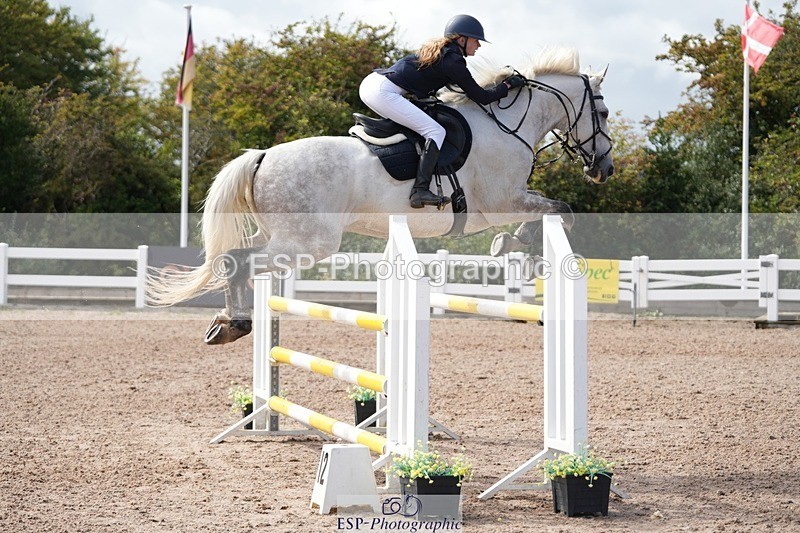 250911-140032-02128 - Cls 13 1.05m Amateur Champ