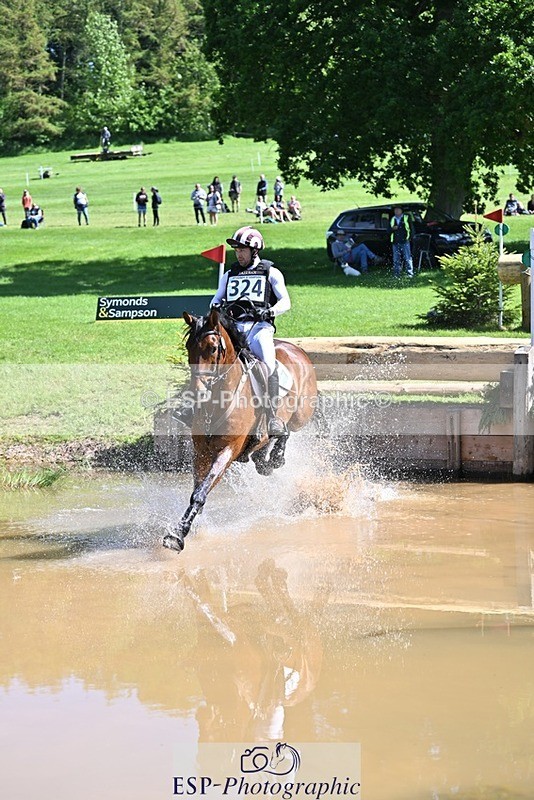 240525-105928-12166 - 324-COOMBELAND_SEMILLY-Rupert_Batting