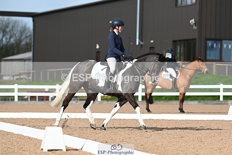 240323A-151210-02405 - UnA Novice 28